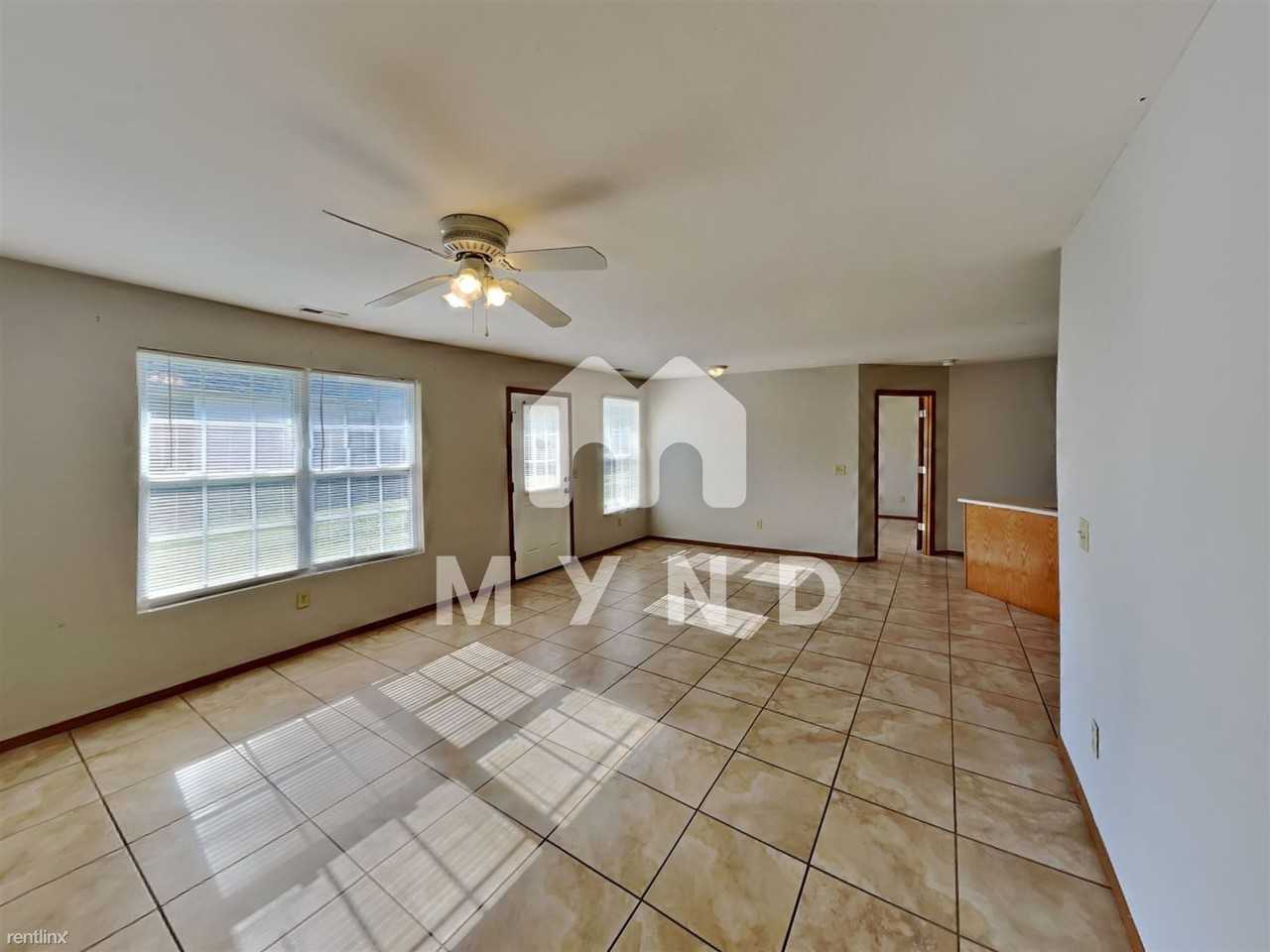 1110 S Clifton Ave - Photo 3 of 22