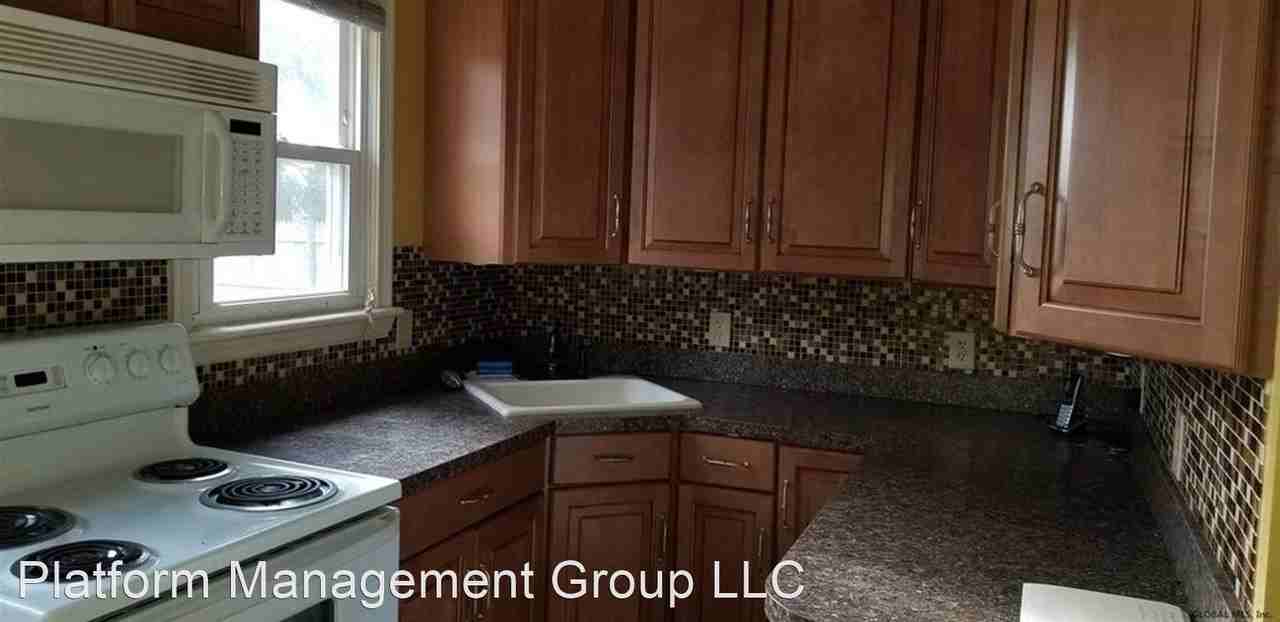 13 Parkwood Dr - Photo 3 of 9