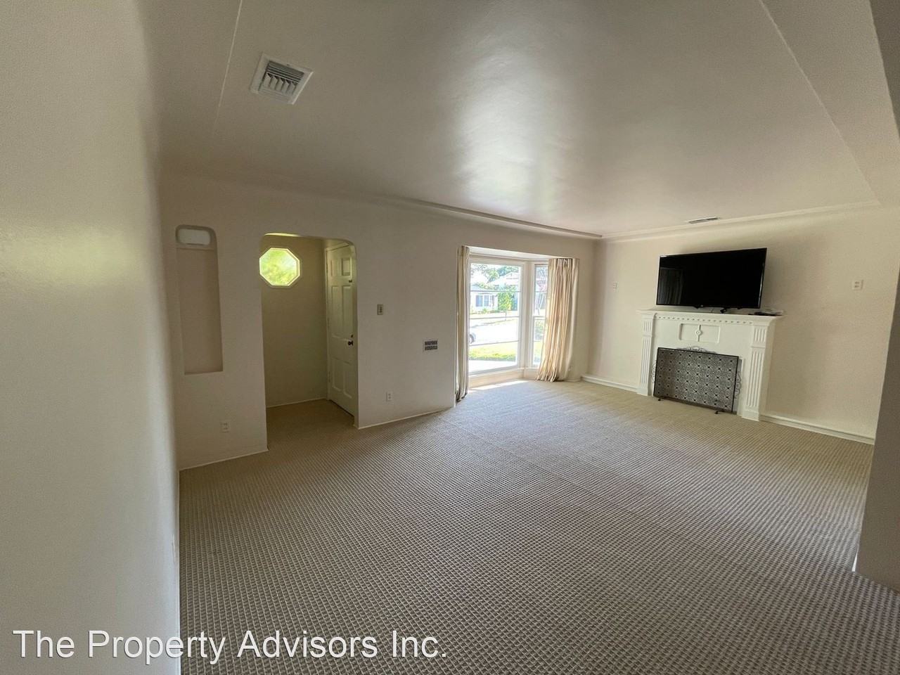 8559 Lorain Rd - Photo 3 of 15