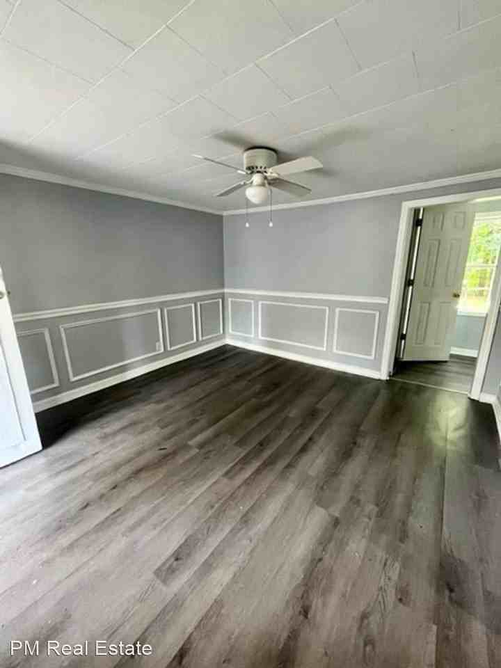 5744 Summit Ave - Photo 3 of 6