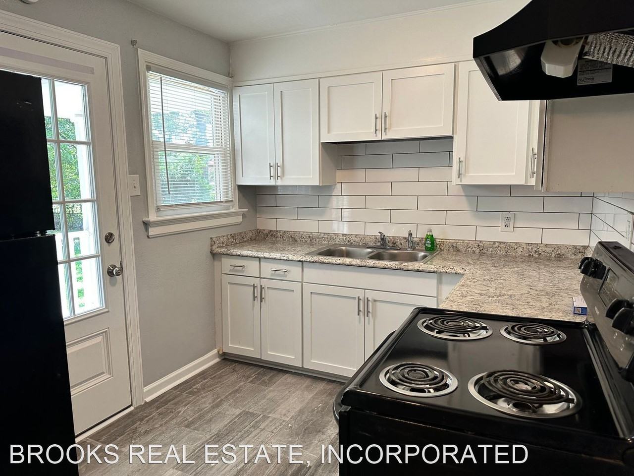 1182 Duncan Dr - Photo 3 of 10