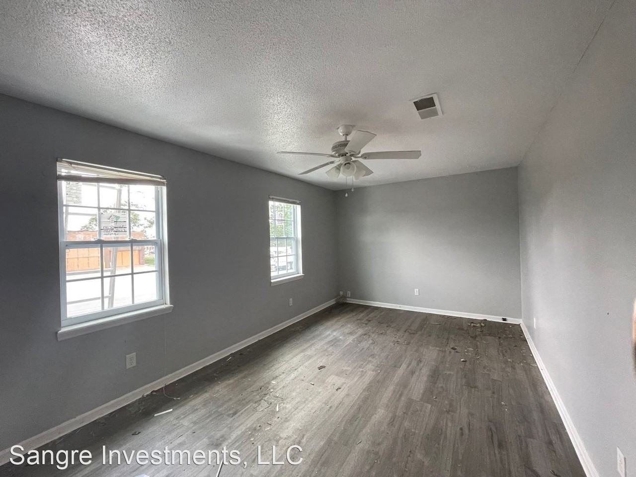 1401 & 1403 North Shackleford Road - Photo 2 of 8