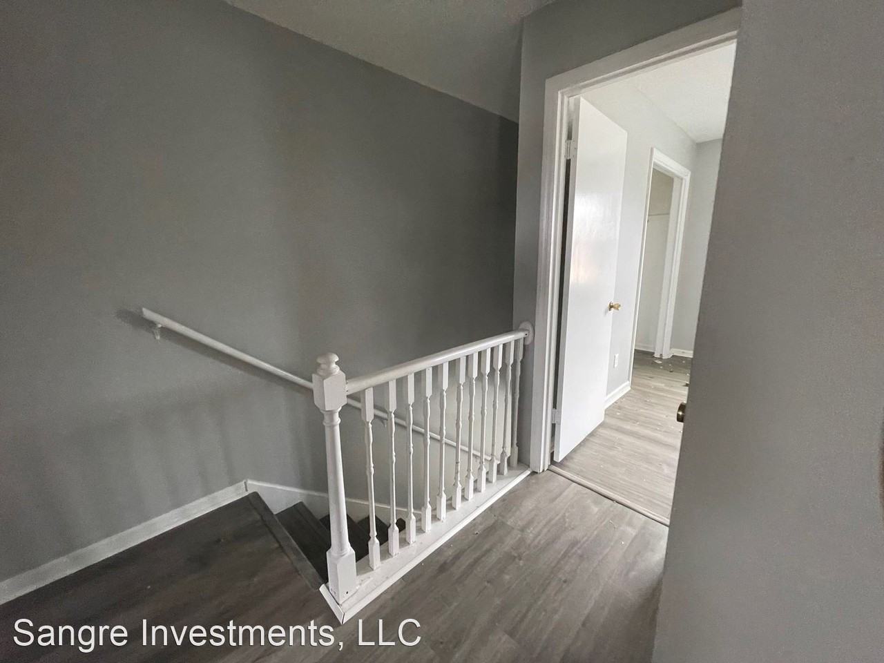 1401 & 1403 North Shackleford Road - Photo 3 of 8