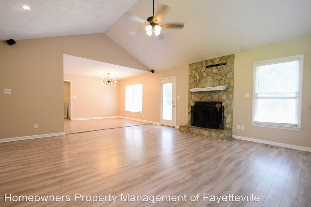 135 Windsor Ln - Photo 2 of 24