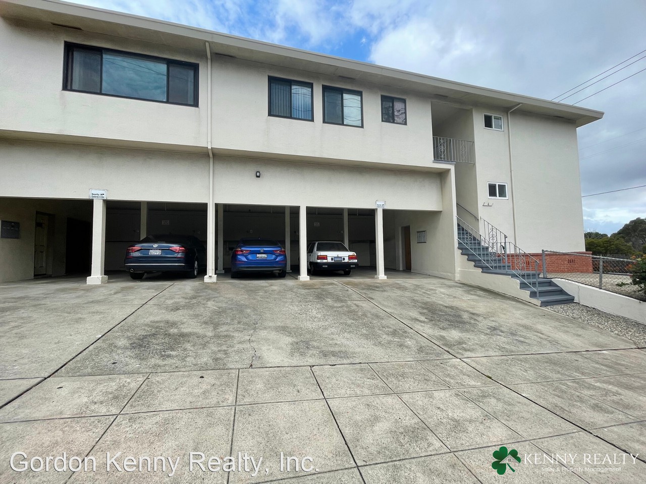 356 Railroad Ave - Photo 2 of 16