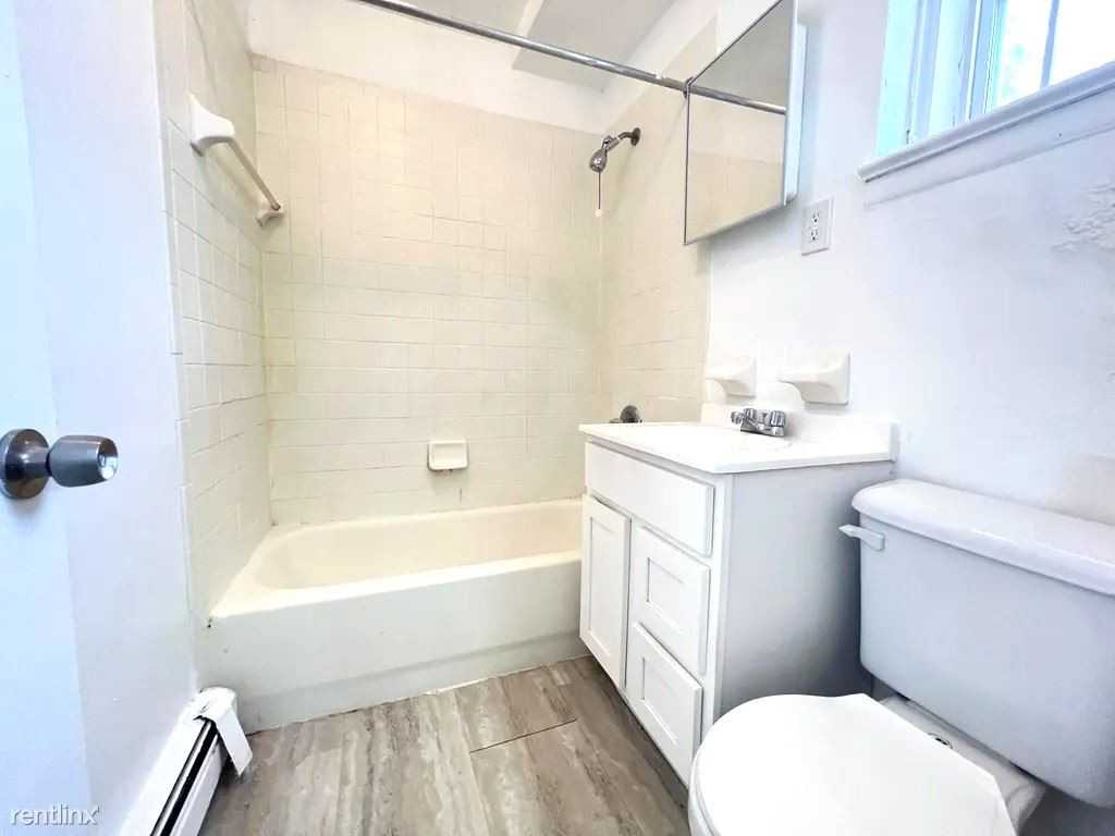 390 Stuyvesant Ave - Photo 2 of 3