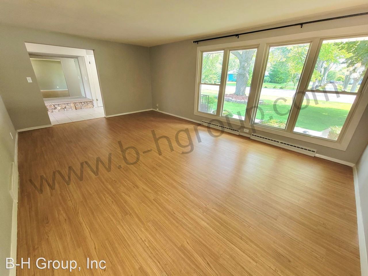 5822 85th St - Photo 2 of 38