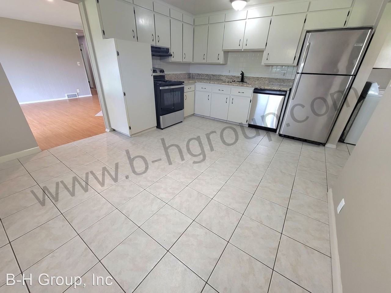 5822 85th St - Photo 3 of 38