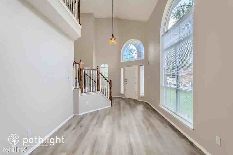 3409 Bradford Dr - Photo 3 of 20