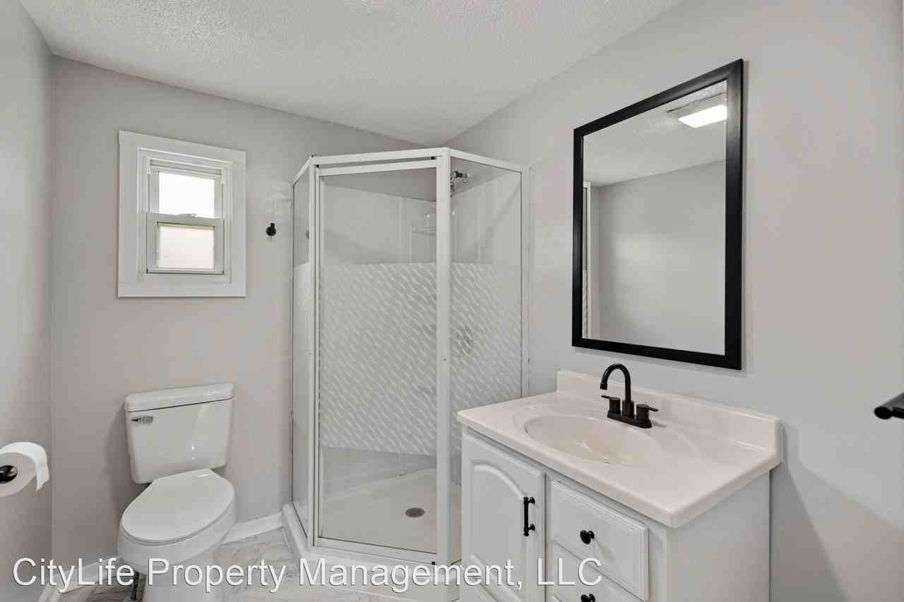 221 Broadway Street Ext - Photo 2 of 23