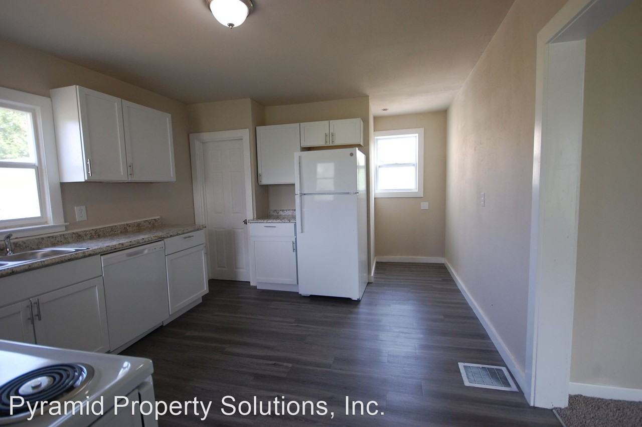 502 S 1st St - Photo 2 of 19