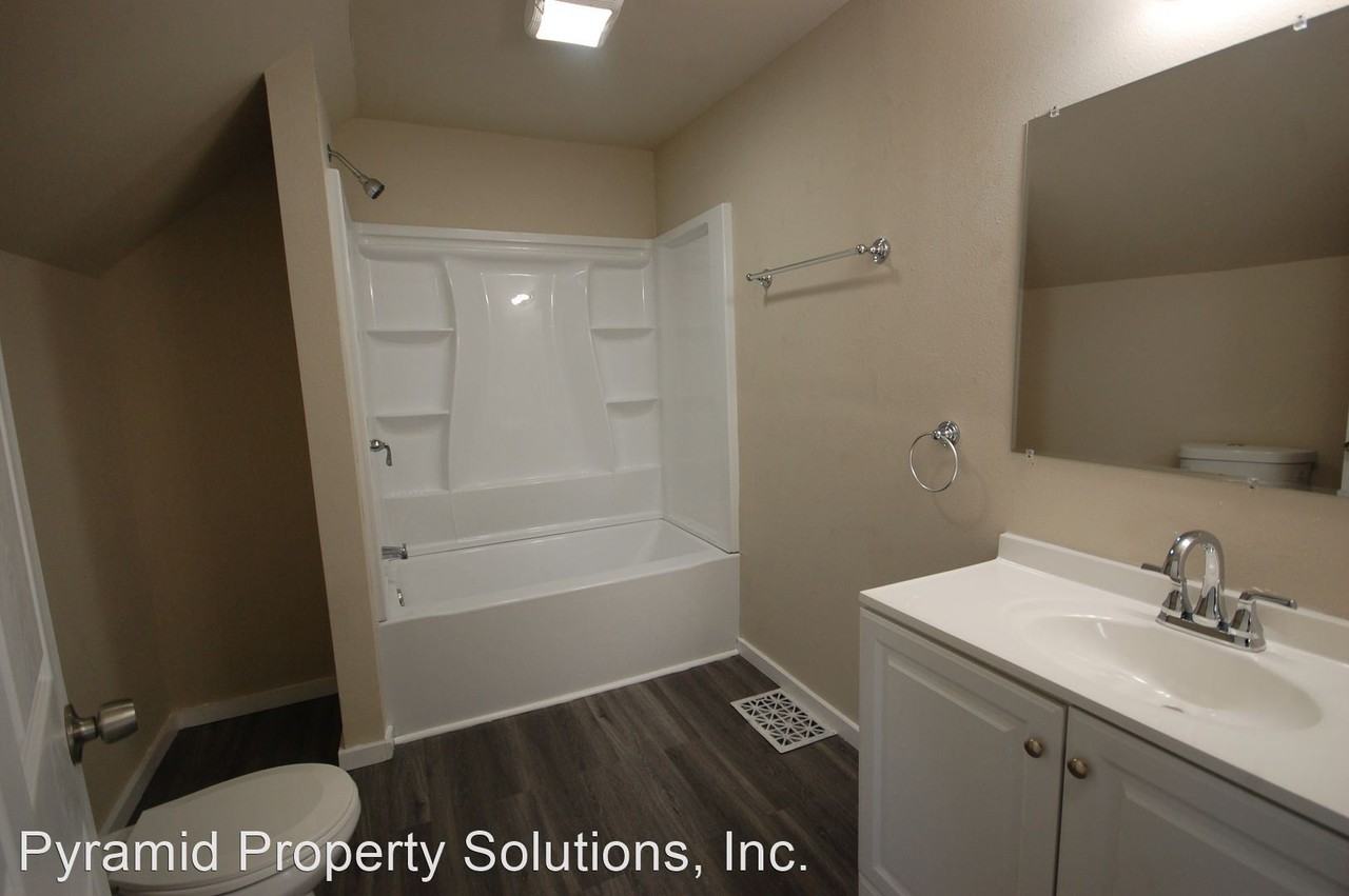 502 S 1st St - Photo 3 of 19