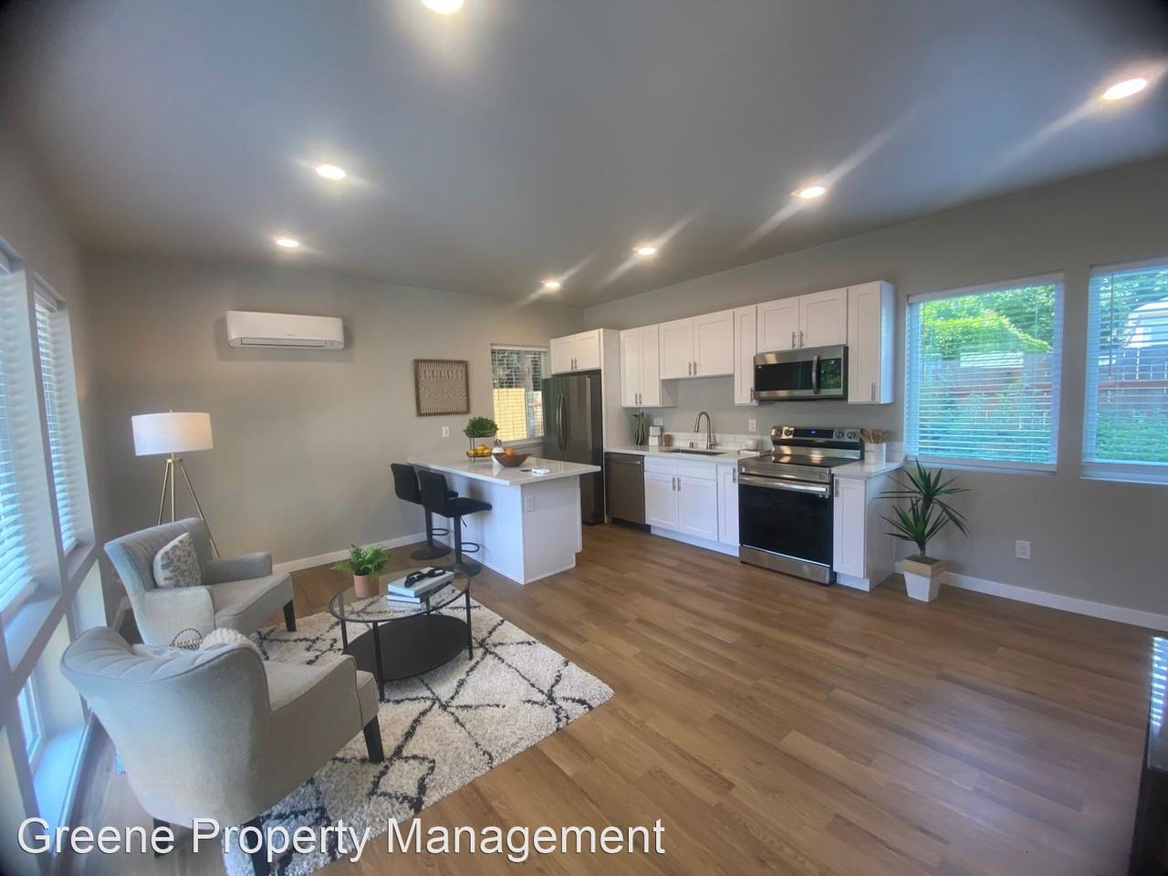 2317 Washington St Se - Photo 3 of 17