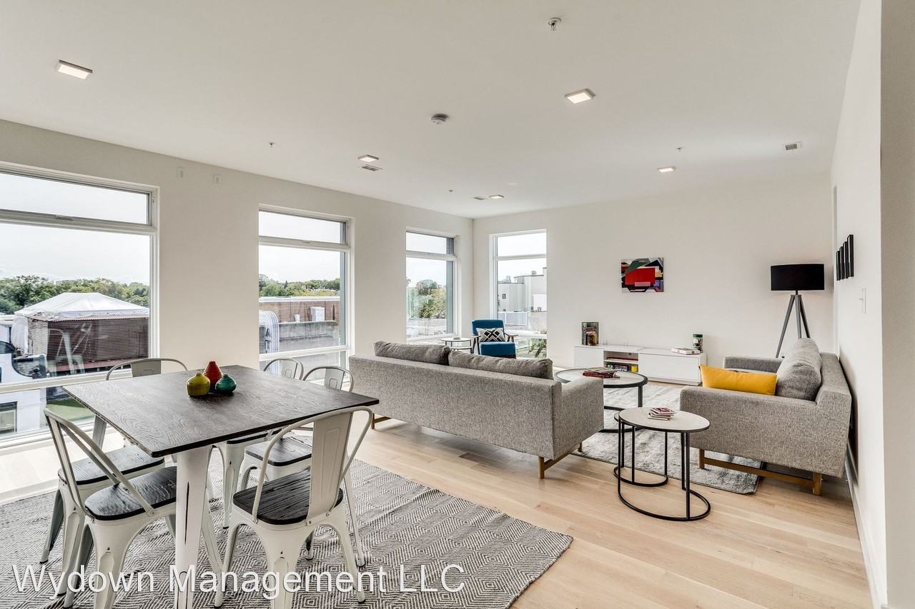 1338 H St NE - Photo 3 of 35