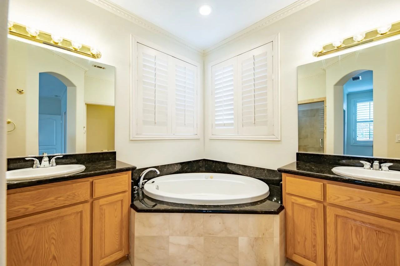 3643 Farquhar Ave - Photo 3 of 21