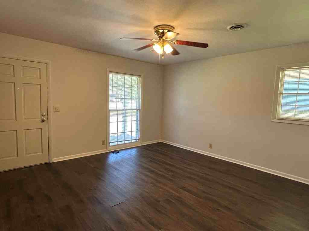 1013 Park St - Photo 3 of 22