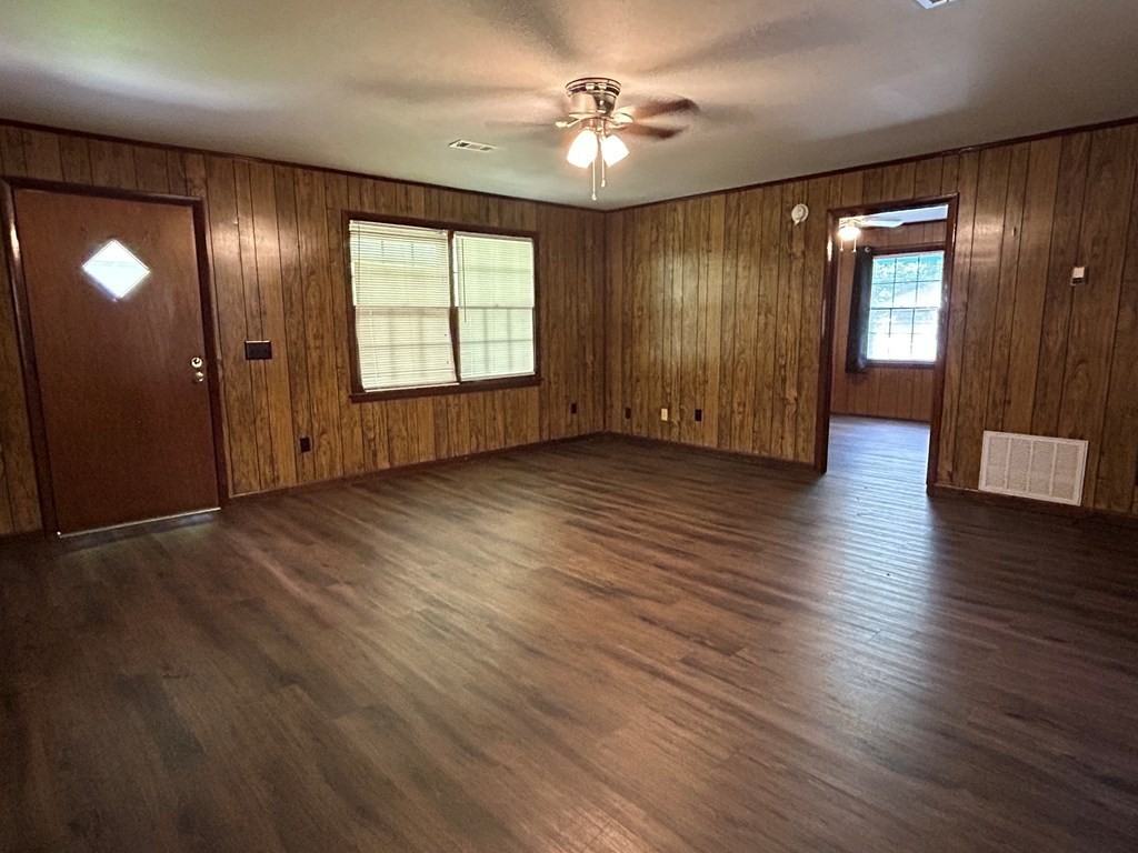 1013 Park St - Photo 6 of 22