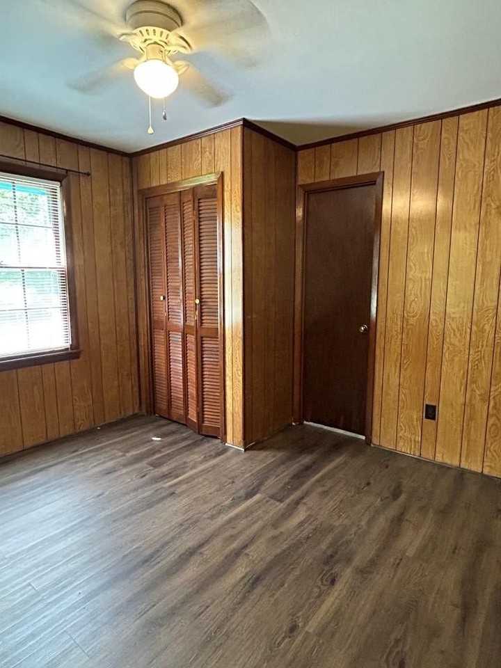 1013 Park St - Photo 7 of 22