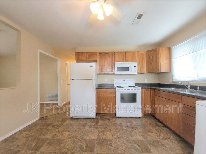 4246 5th Ave N - Photo 3 of 15
