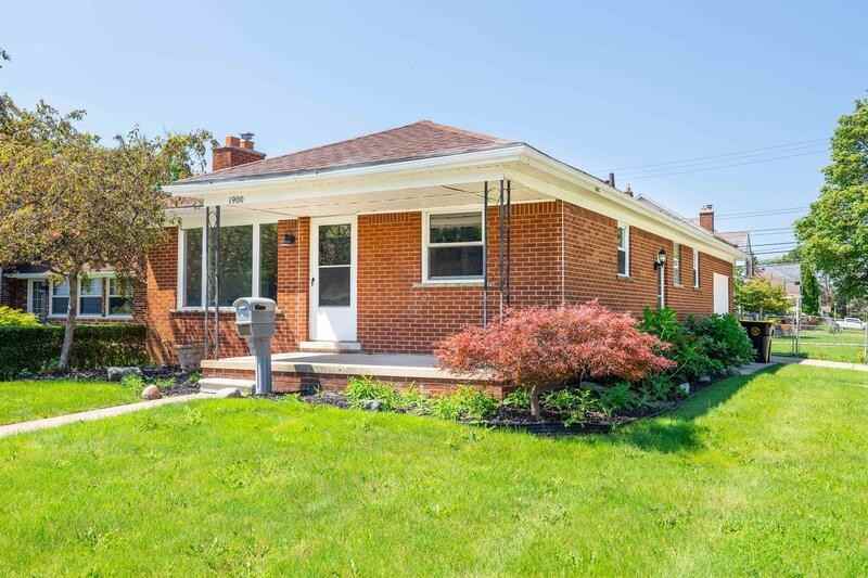 1900 W Jefferson Ave - Photo 2 of 19