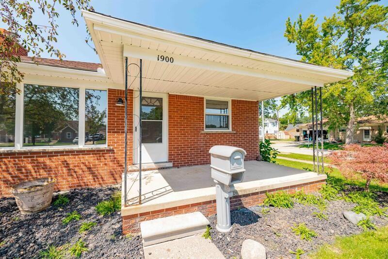 1900 W Jefferson Ave - Photo 3 of 19