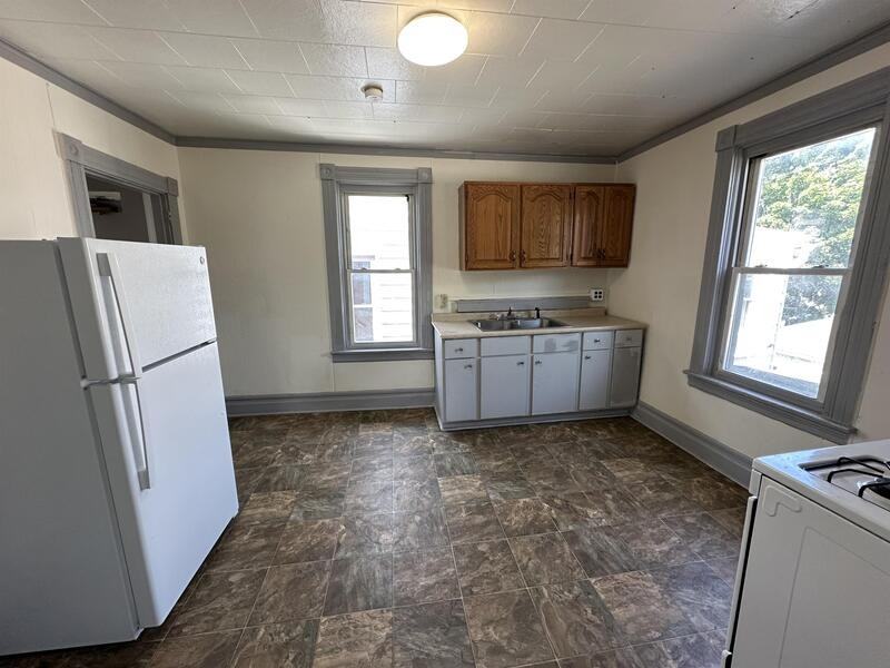 1301 Penn Ave - Photo 2 of 7