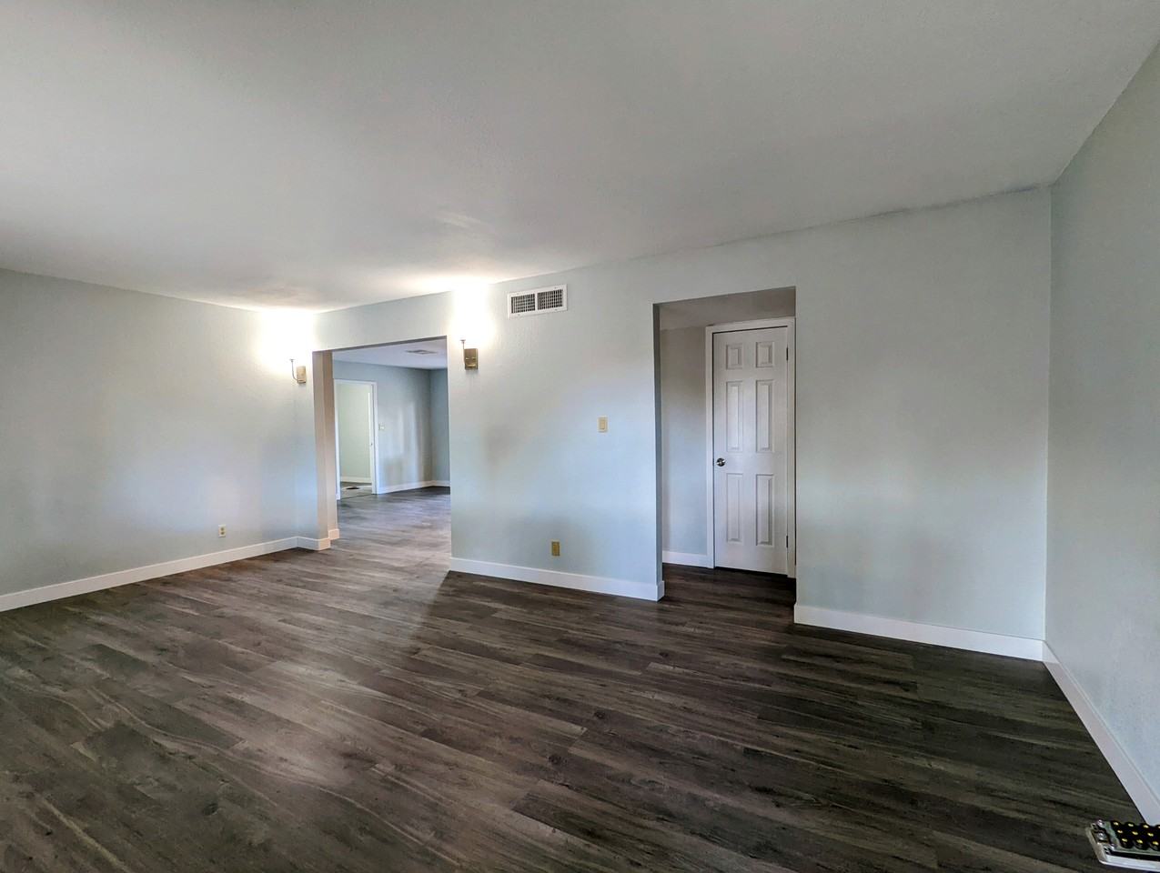 6310 E Hillview St - Photo 3 of 23