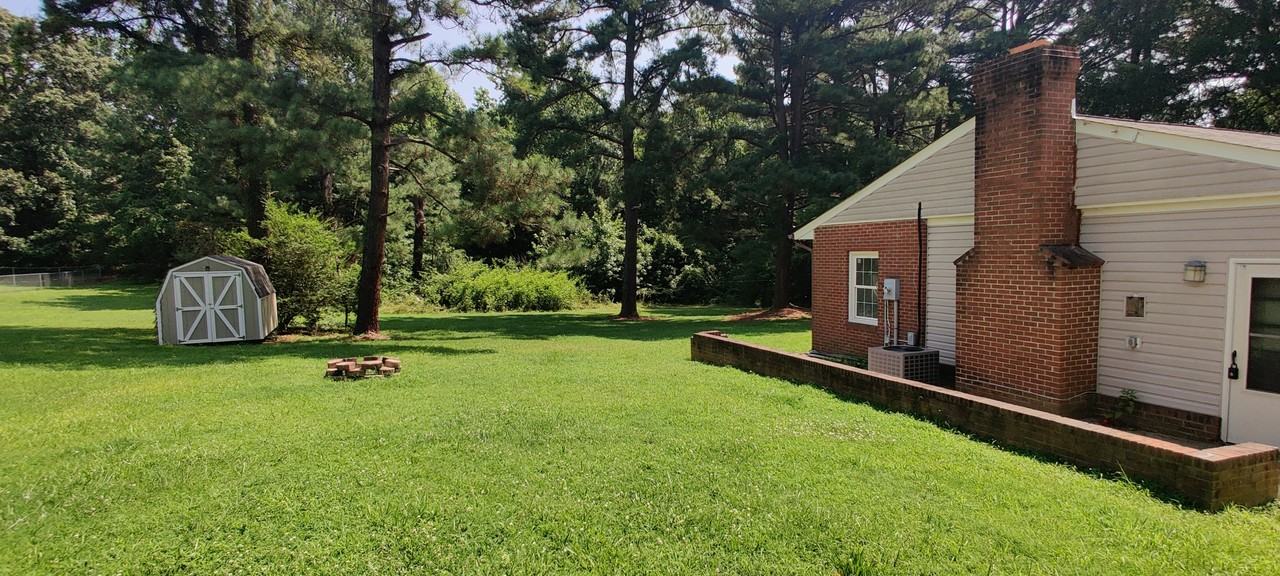 9511 Harris St - Photo 3 of 14