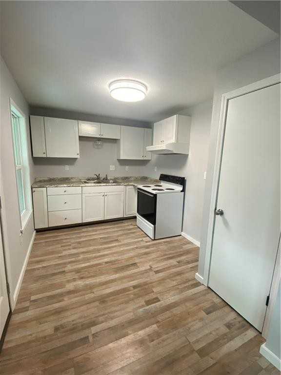 105 W Avenue E - Photo 3 of 12