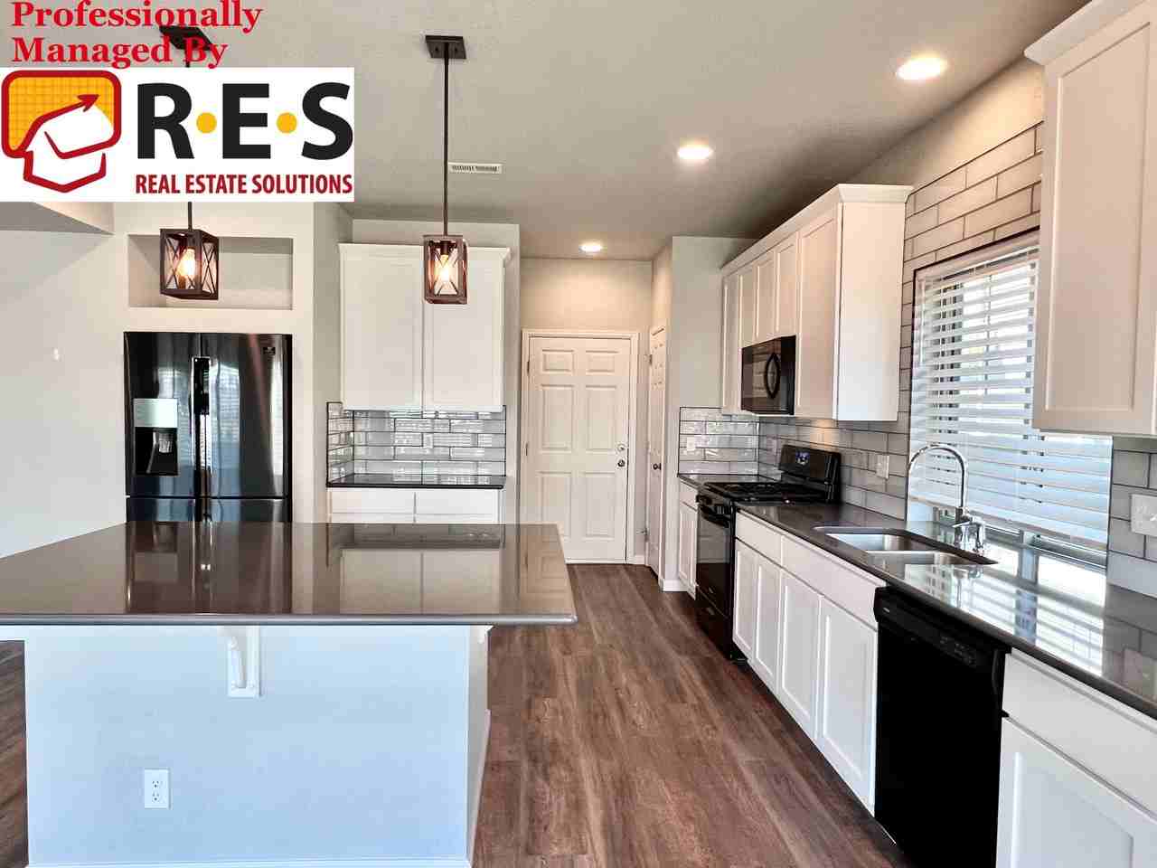 5364 Walden Ct - Photo 5 of 18