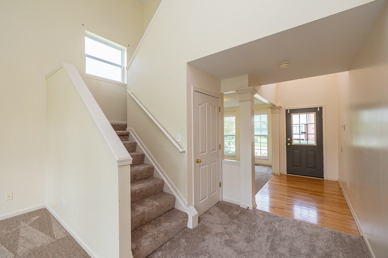 105 Renaissance Ct - Photo 2 of 29