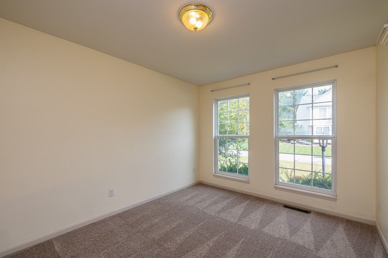 105 Renaissance Ct - Photo 3 of 29