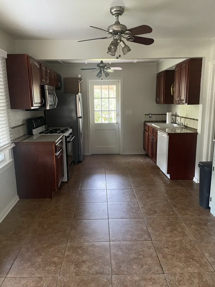 2503 Richard Ave - Photo 3 of 7