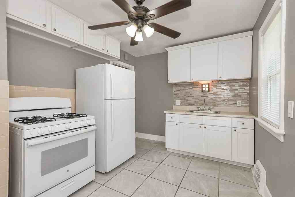 21871 Priday Ave - Photo 3 of 15
