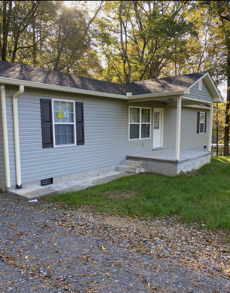 109 Joyce Ln - Photo 2 of 20