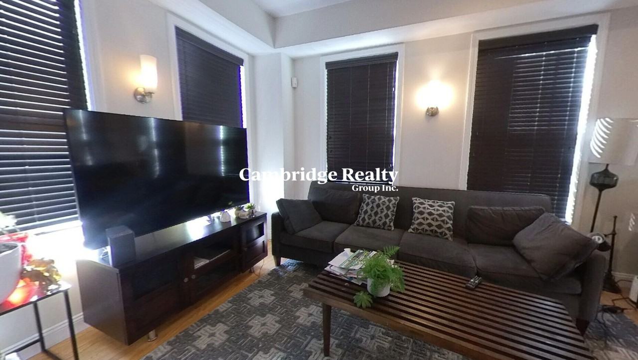 740 Broadway - Photo 2 of 20