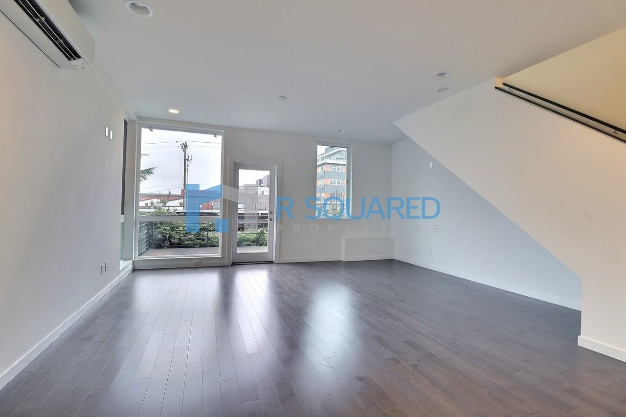 4447 4447 41st Avenue SWUnit B #B - Photo 3 of 23