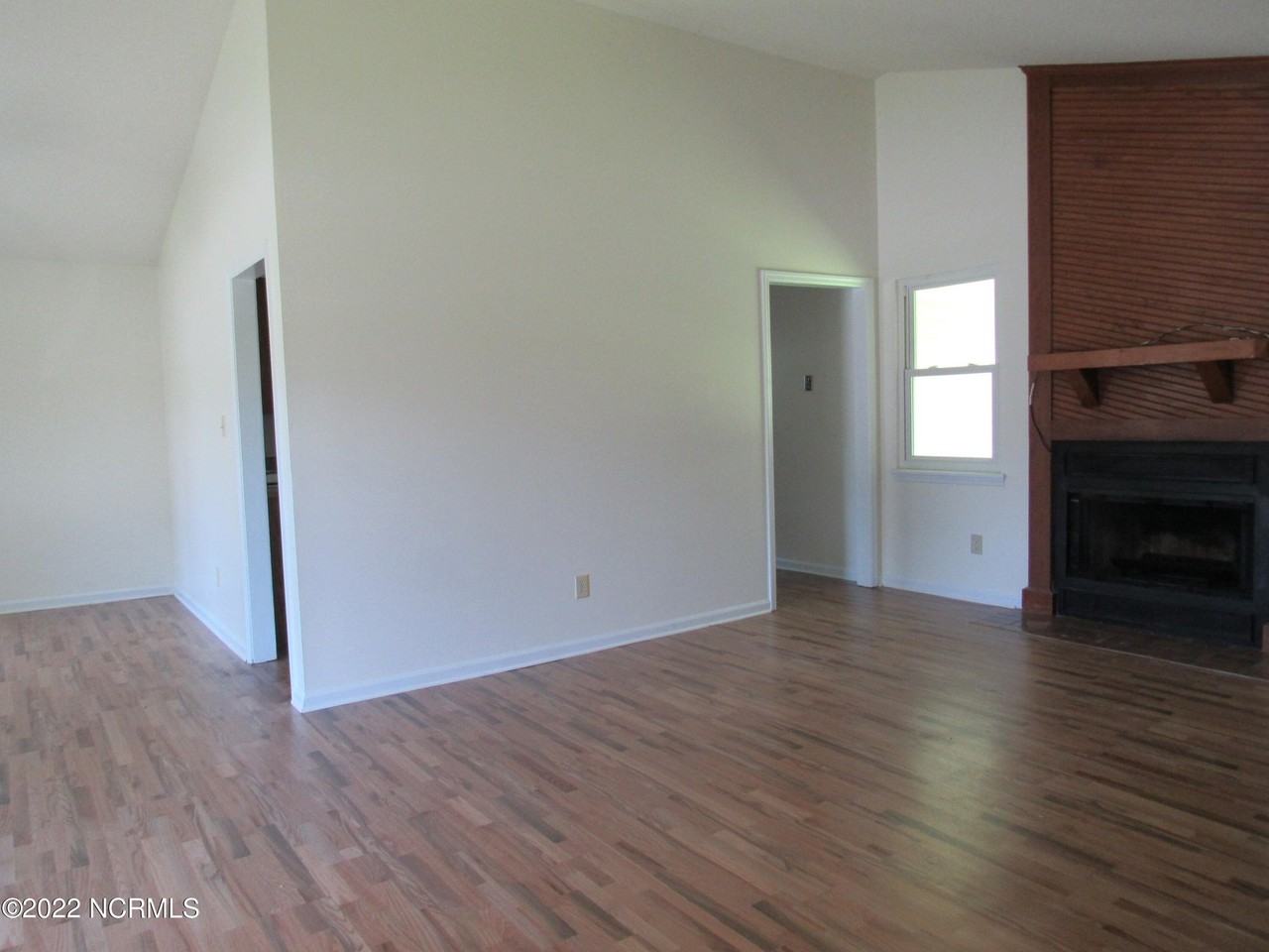 415 Sitton Place - Photo 2 of 8