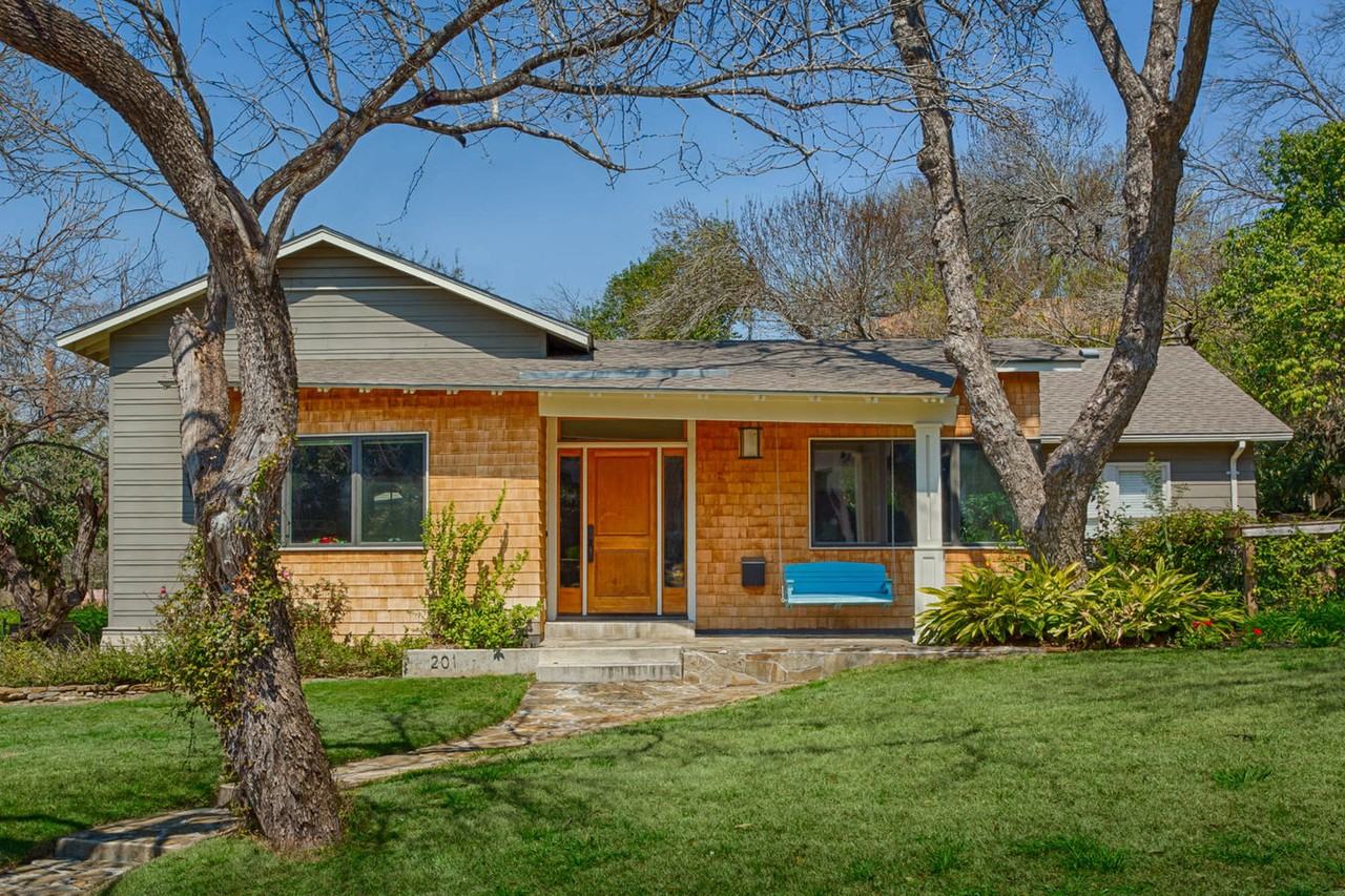 201 Chichester Pl - Photo 2 of 25