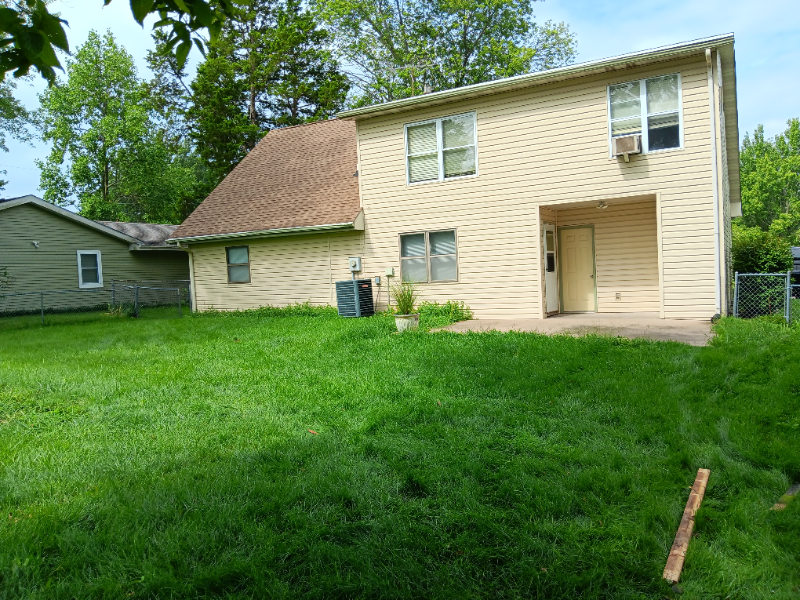 3606 Valencia Dr - Photo 3 of 16