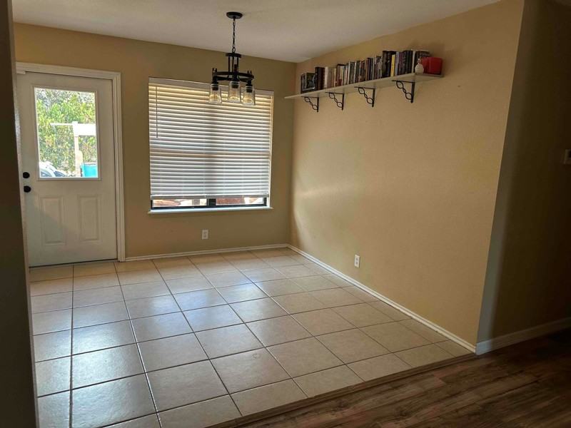 136 Sycamore Cir - Photo 3 of 21