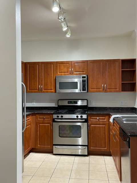 12917 Centre Park Circle - Photo 2 of 28