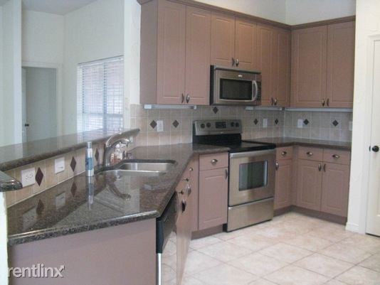 10079 Cambridge Dr - Photo 2 of 8