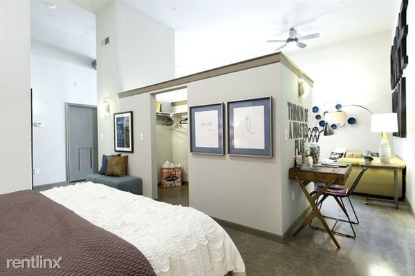 301 West Ave - Photo 3 of 10