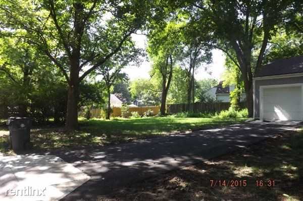 3226 W 81st St - Photo 3 of 11