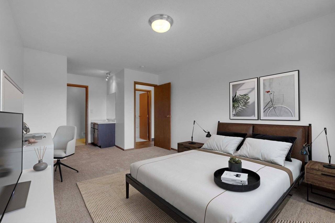 Brooklyn Crossing - Photo 5 of 50