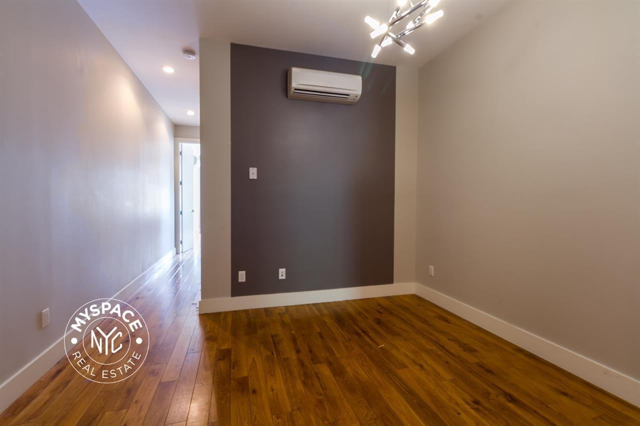 1346 Hancock St #3L - Photo 2 of 4