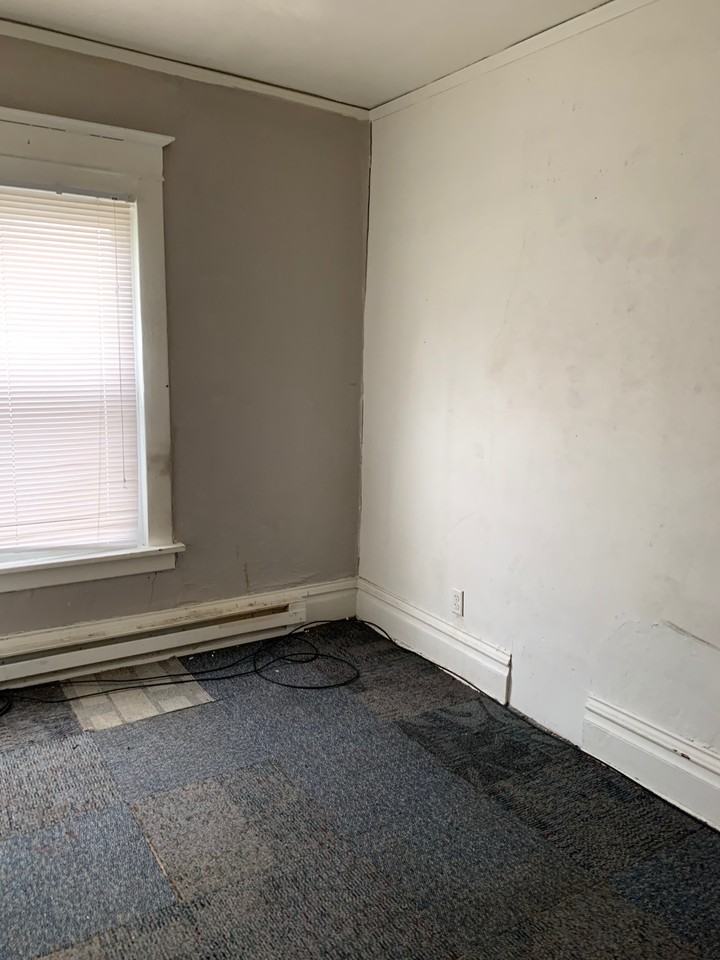 320 E 8th St #1 - Photo 4 of 12