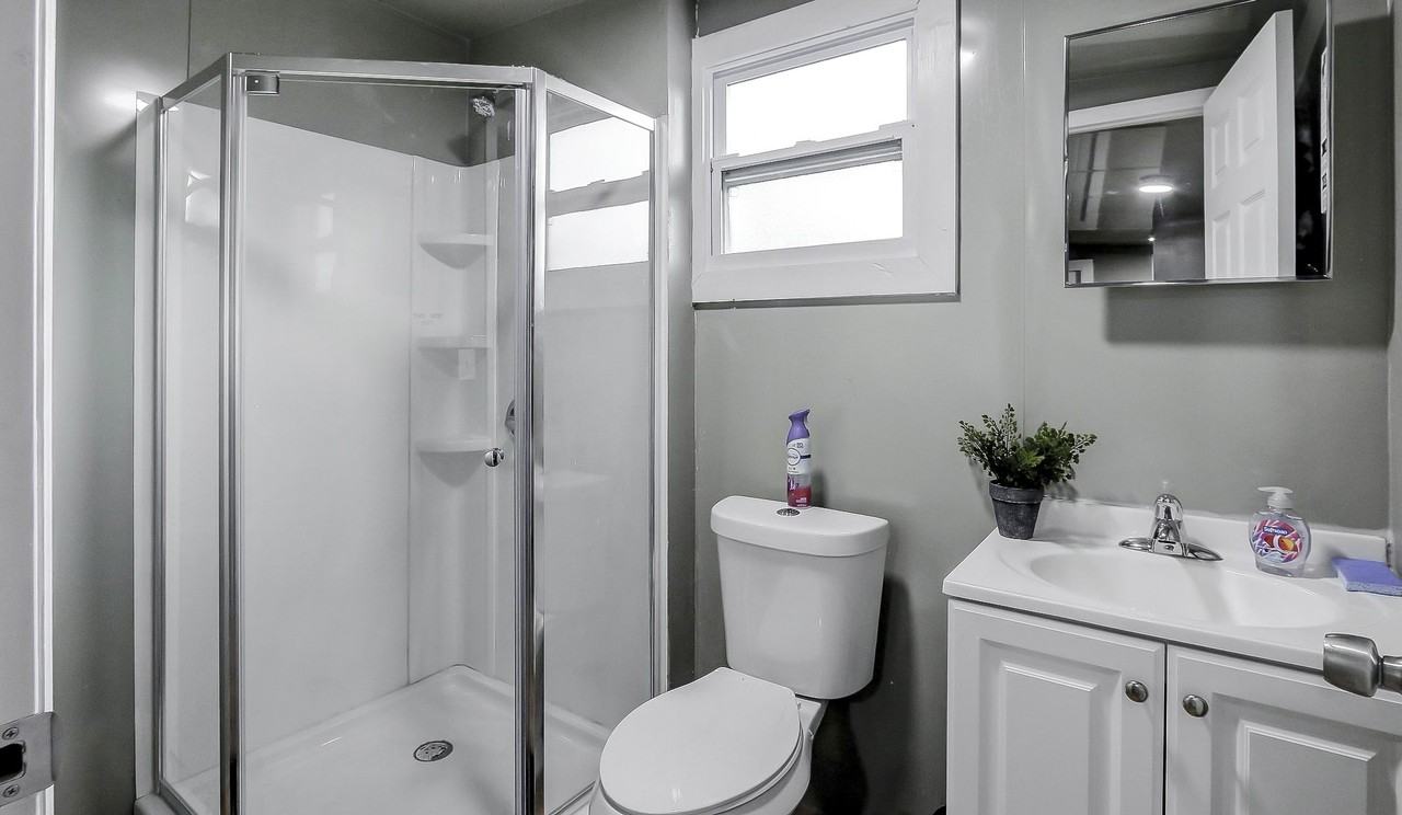 E 112th Ave - Photo 4 of 11