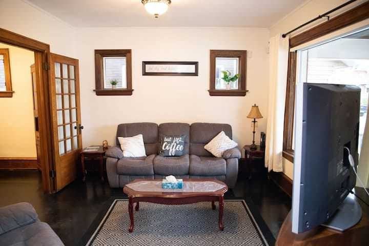 166 Elgin St - Photo 3 of 29